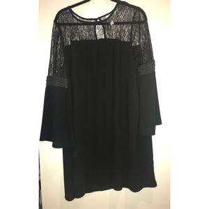 NAME UR PRICEBLACK SHIFT DRESS W LACE SLEEVES NWOT